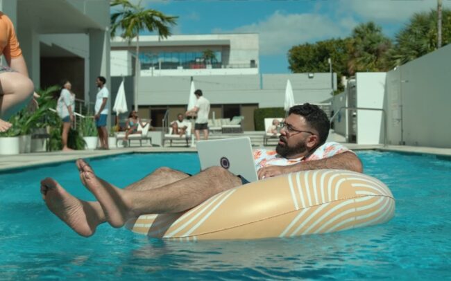 BernieRoux_INDEED_SloMoment_Pool_Thumb